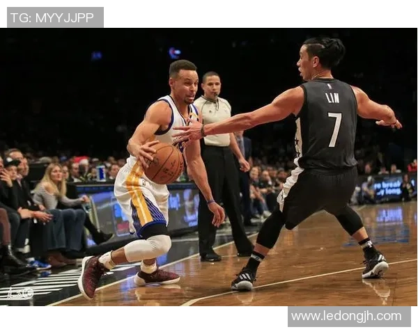 勇士与鹈鹕第四场激战回顾关键时刻决定胜负的精彩瞬间分析